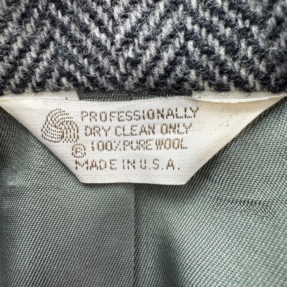 Regency Row Wool Blazer Mens Medium Grey Herringbone Two Button USA Made Vintage